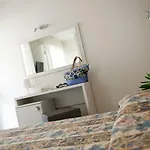 Hotel Thea