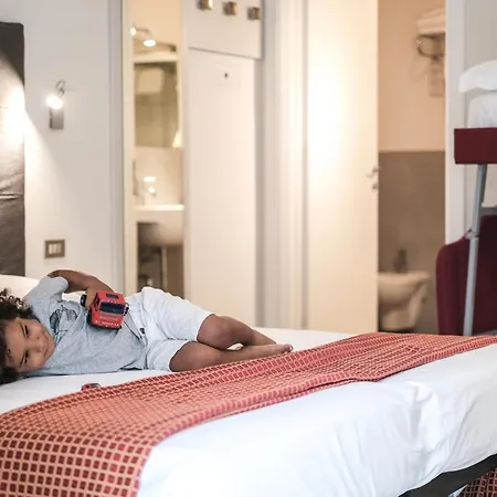Hotel Thea 3*