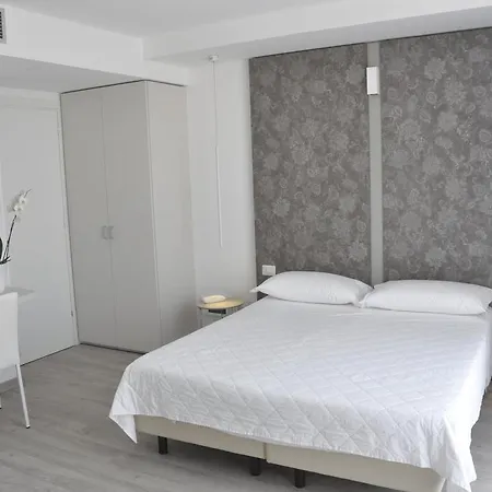 Hotel Thea