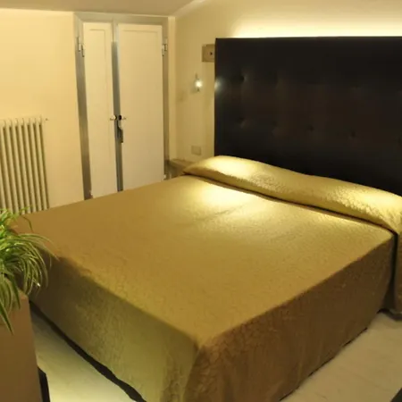 Hotel Thea 3*