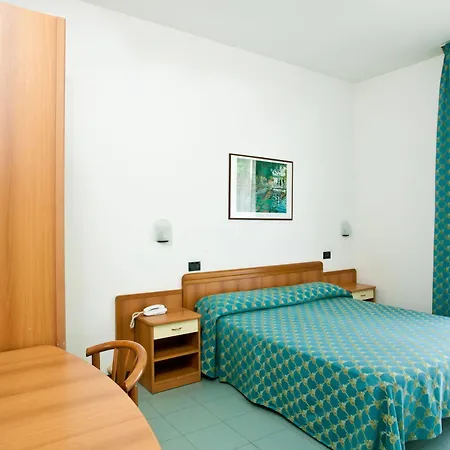 Hotel Thea 3*