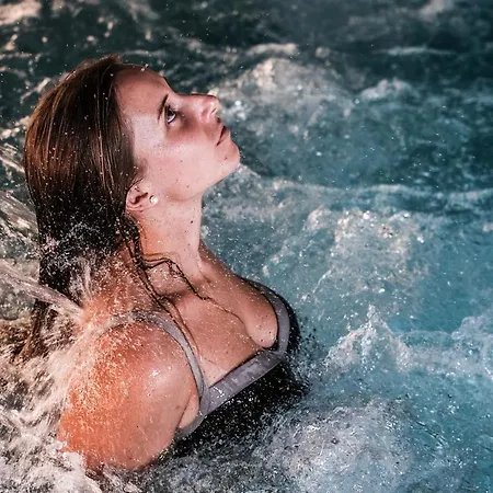 Thea מלון בלריה-איגאה מרינה