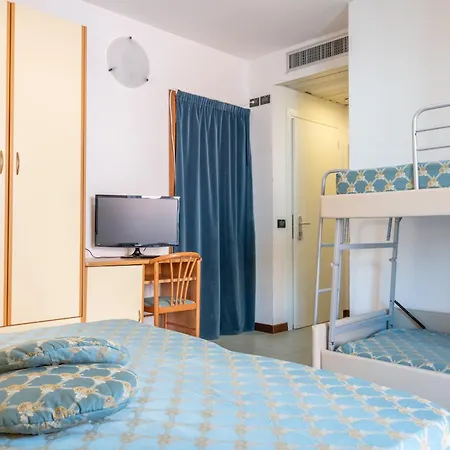 Hotel Thea 3*