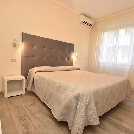 Hotel Thea 3*